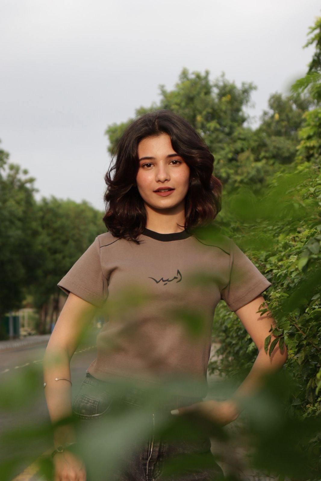 Ribbed “Raw Brown” baby tee