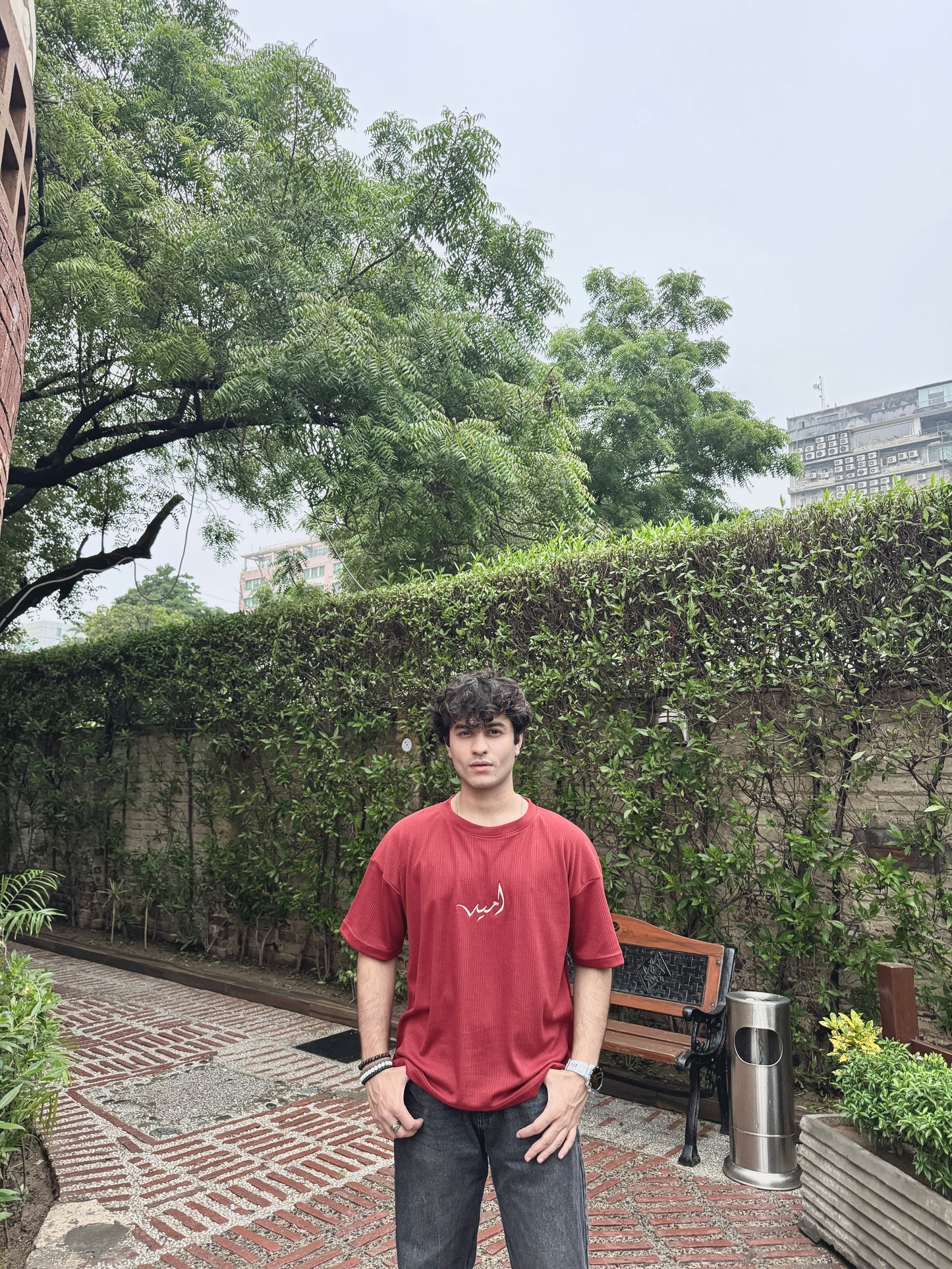 umeed “marooned” basic tee