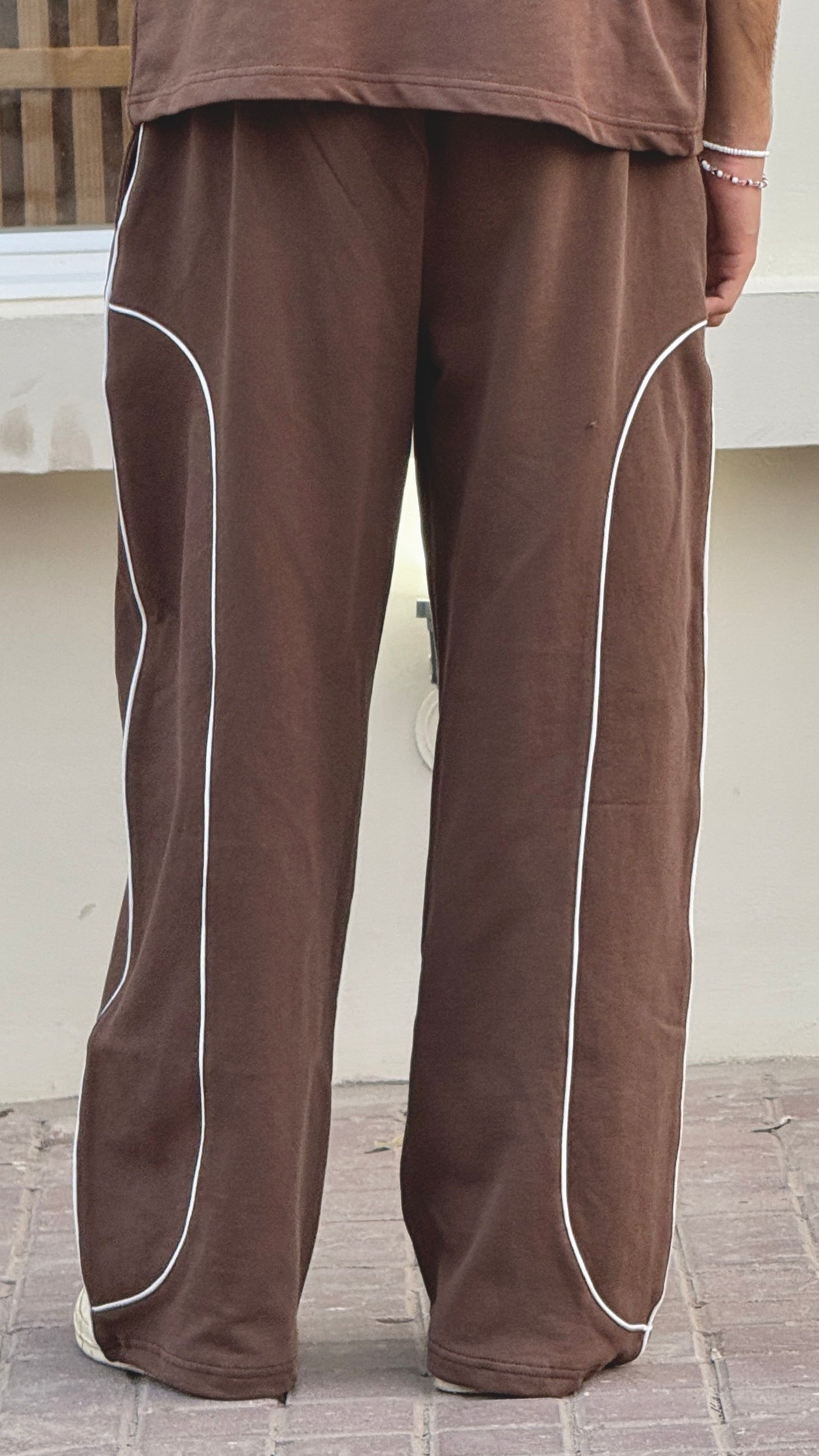 “pipe brown” trouser