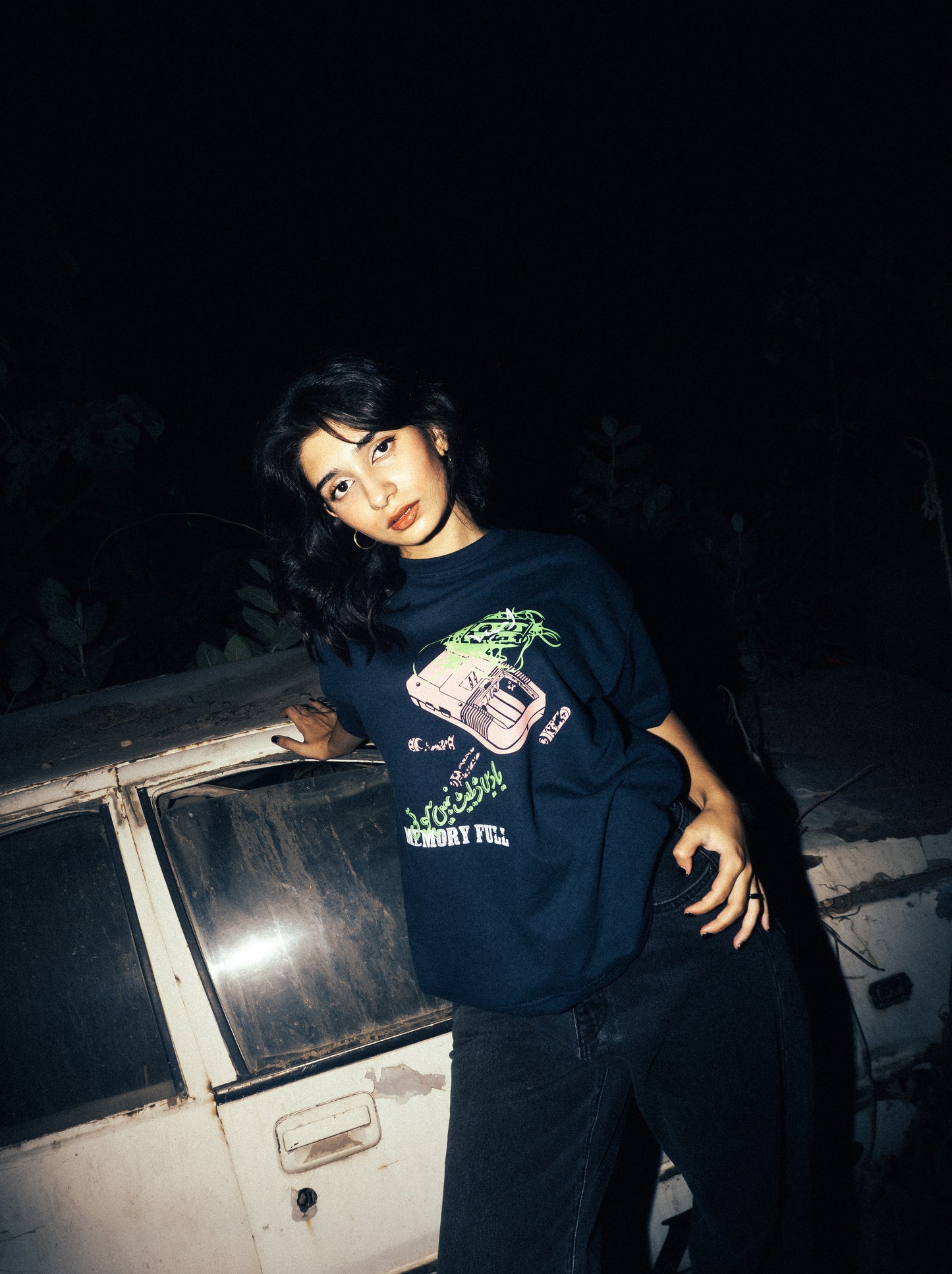 “YAADEIN DELETE NHI HOTI” blue tee