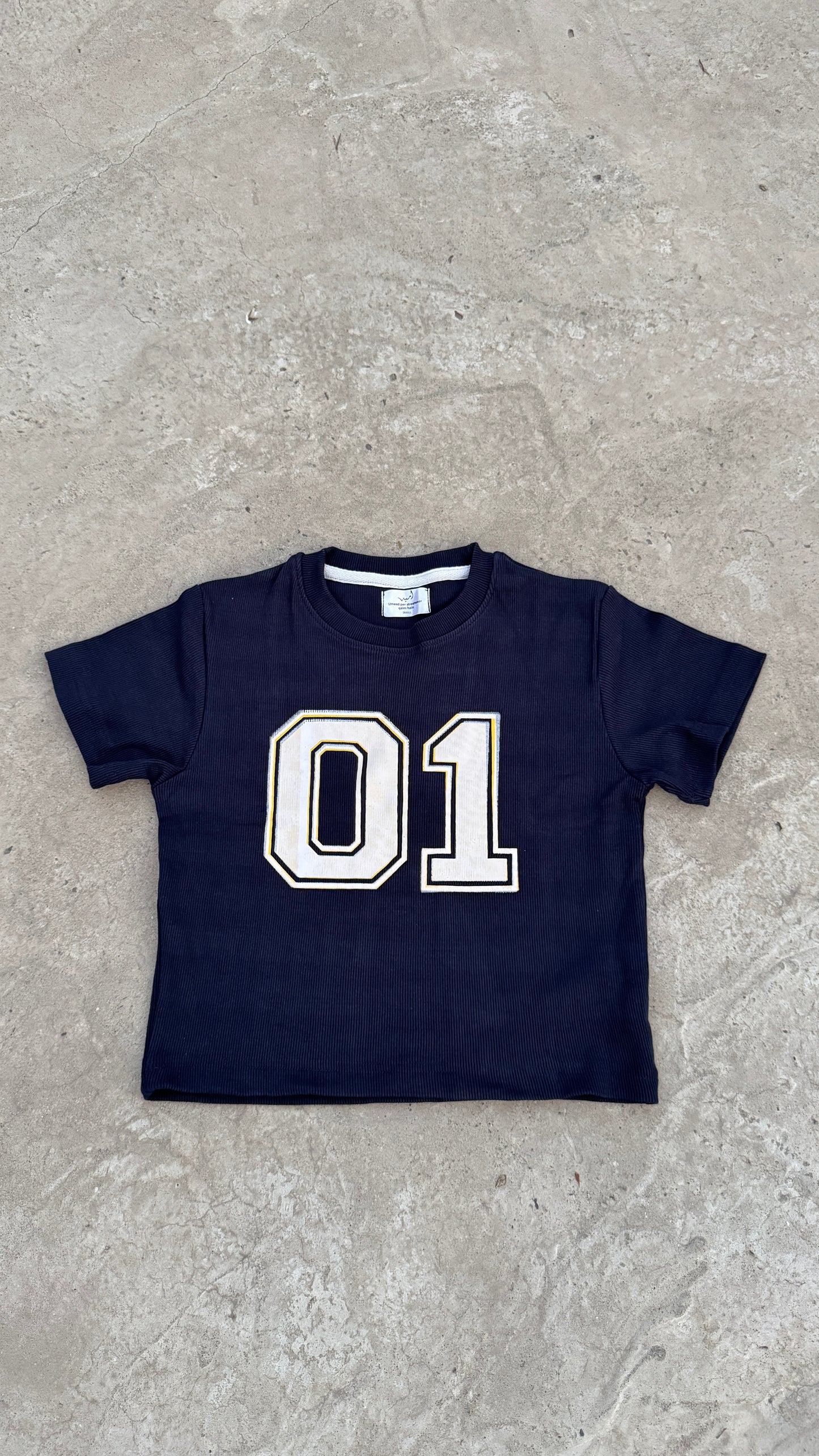 Ribbed “01” baby tee