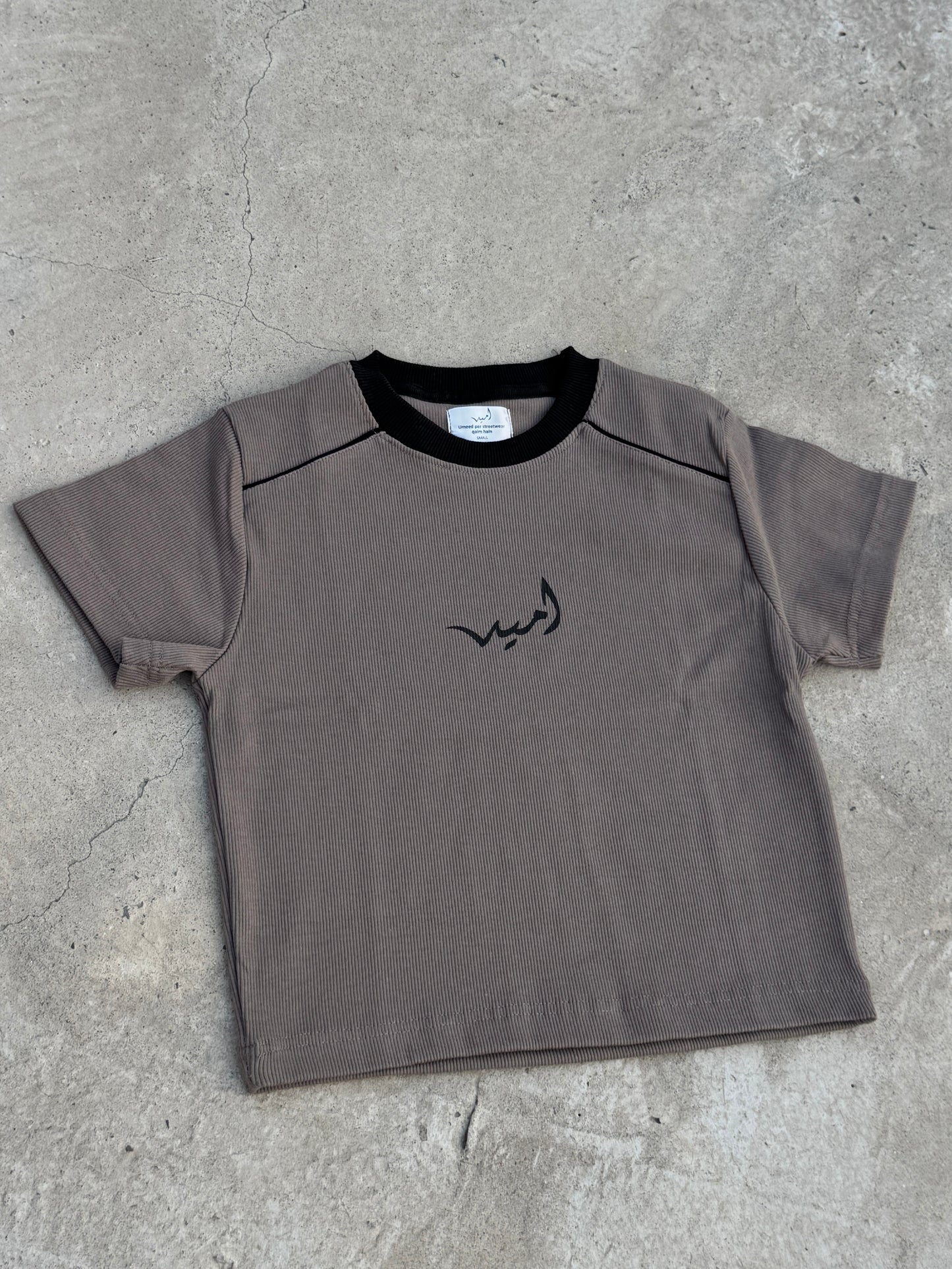 Ribbed “Raw Brown” baby tee