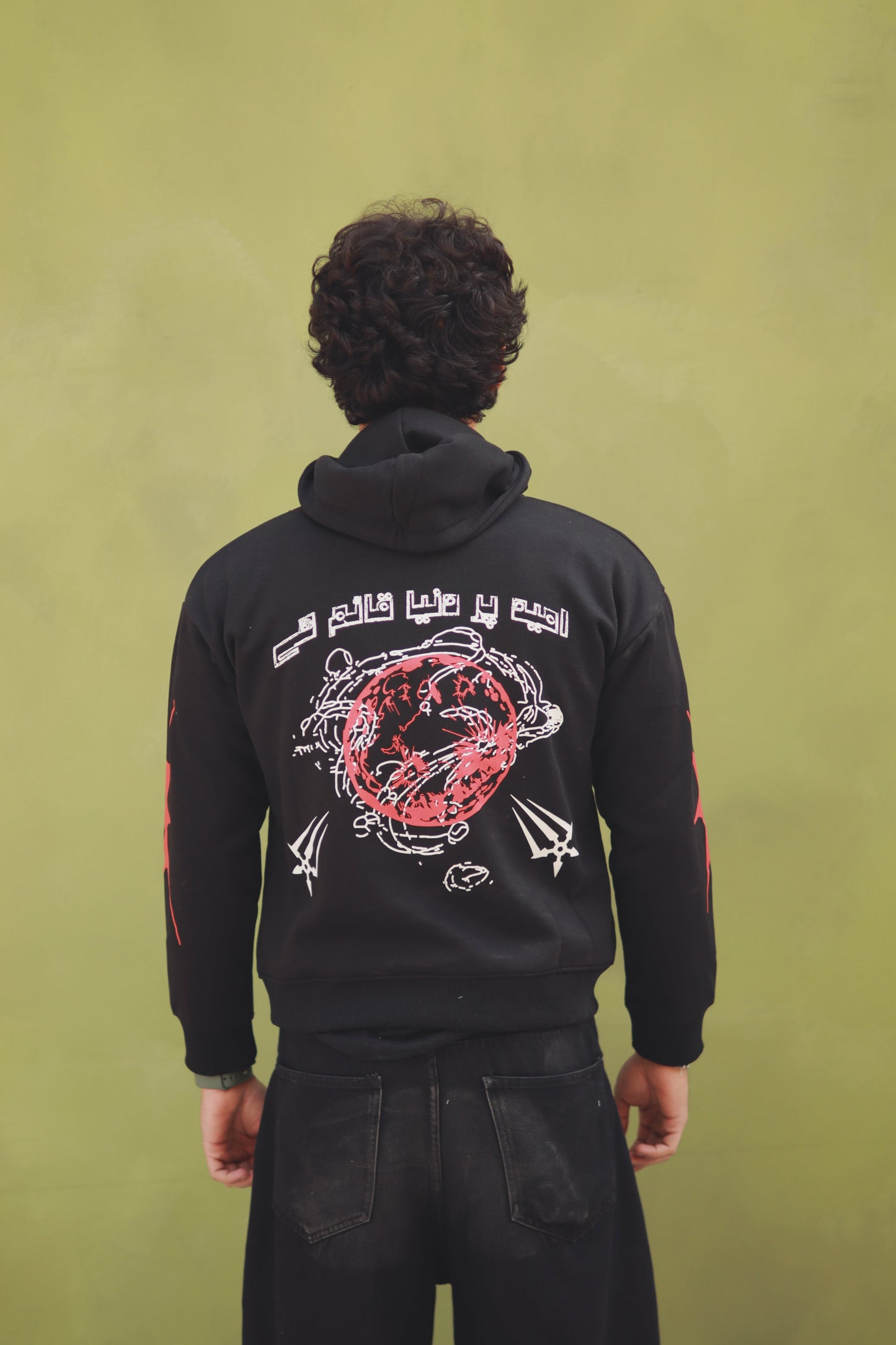 “Umeed Per Dunya” black hoodie