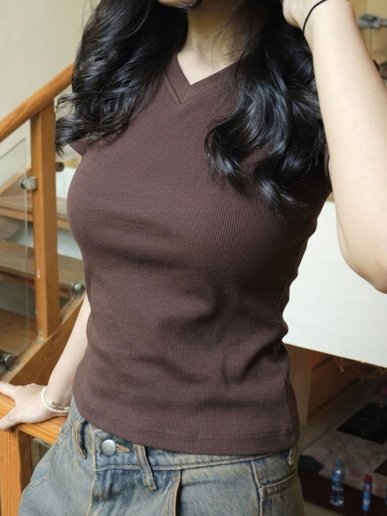 V brown baby tee
