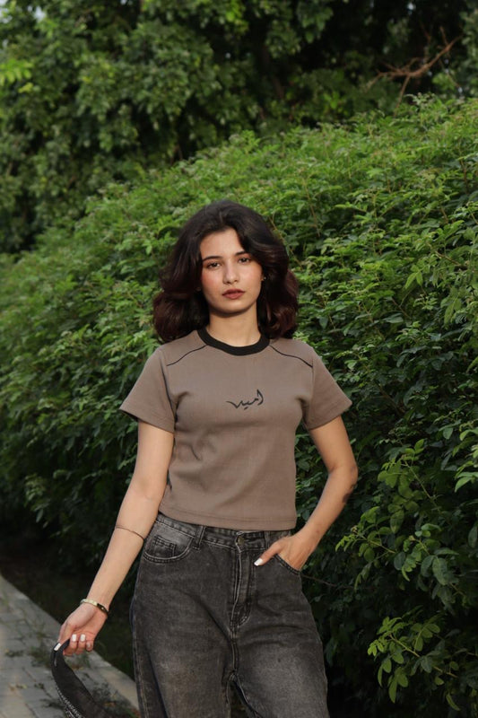 Ribbed “Raw Brown” baby tee